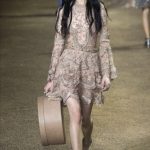 abito-in-pizzo-elie-saab