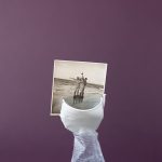 francesca-rivetti-4087-soldiers-playing-on-the-beach-with-plastic-cups-2016-stampa-inkjet-su-baryta-cm-45×30-francesca-rivetti-courtesy-viasaterna