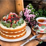 Strawberry-Trifle-Cake-with-Tea
