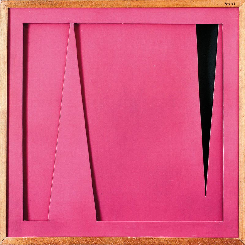 opera arte moderna astratta pannelli legno rosa sagomato sovrapposti