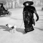2. Anna la Pradvina, aussi appelée _La femme aux renards_, Avenue du Bois, Paris, 1911_0