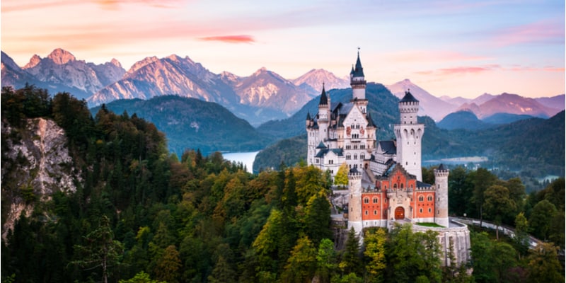 panorma con Il castello Disnery , Neuschwanstein in Baviera, Germania