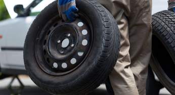 Lockdown: auto ferme, la manutenzione è importante soprattutto per gli pneumatici