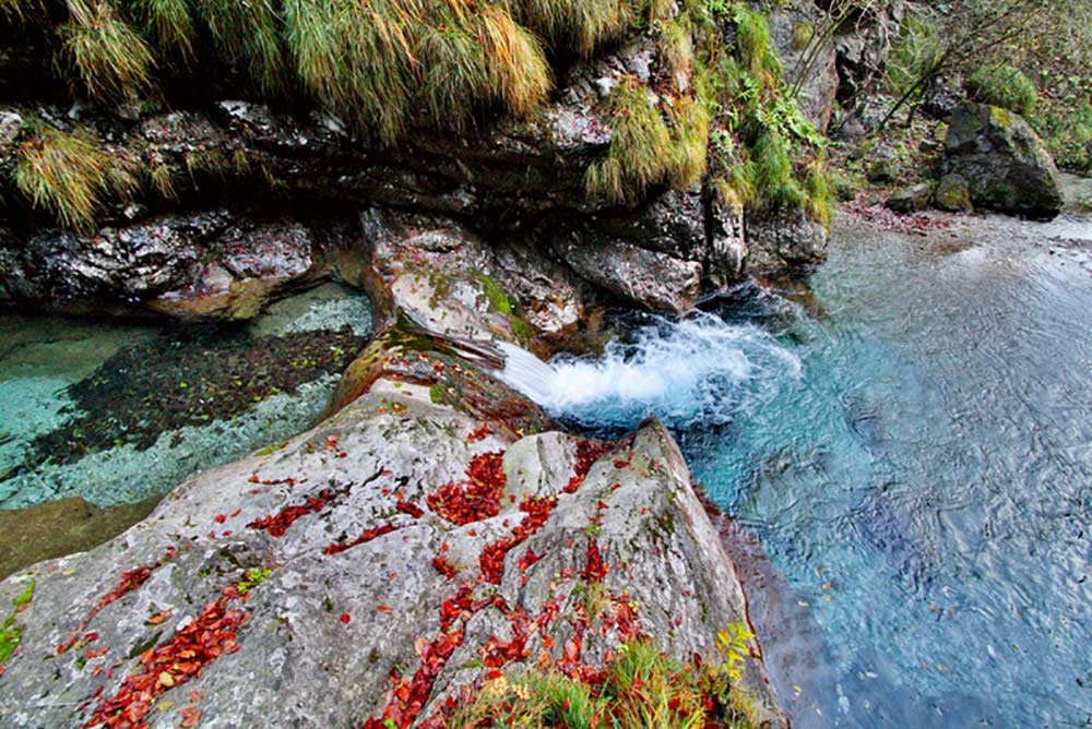 una piscina naturale in val vertova