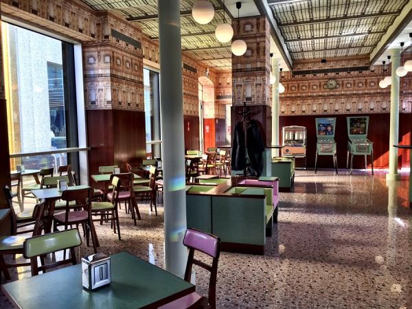 Bar Luce interno locale