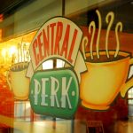 central perk beijing vetrina esterna con la scritta originale