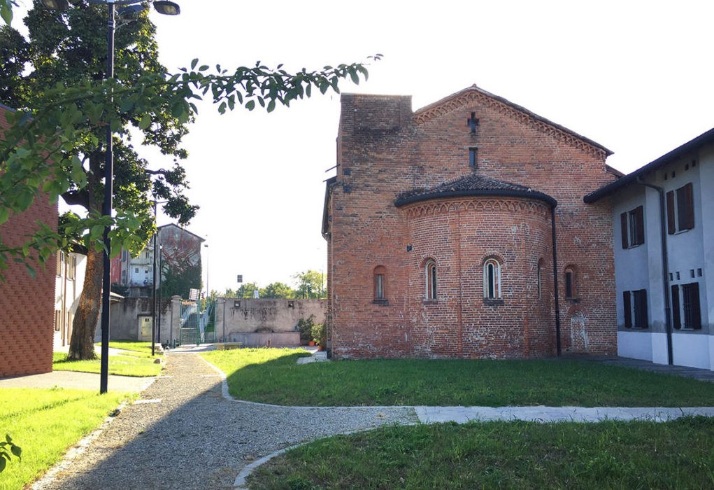 vista esterna della Chiesa Rossa