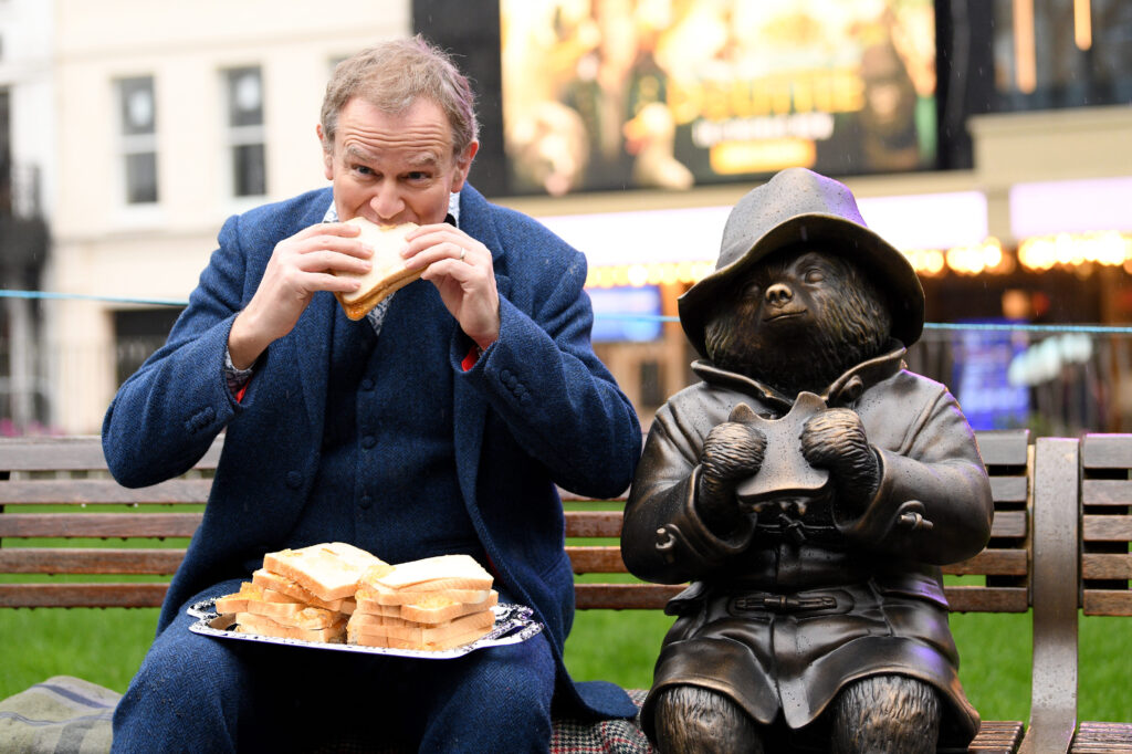 Una nuova statua di Harry Potter a Londra pèaddington