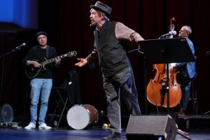 Paolo Rossi sul palco del Piccolo di Milano