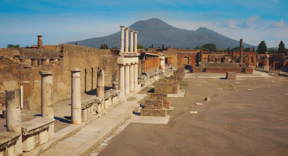 una panoramica del sito di Pompei Eros e Mito