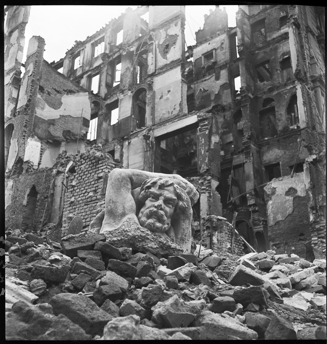 la milano bombardata, bombardamenti tra via Lecco e via San Gregorio a Milano