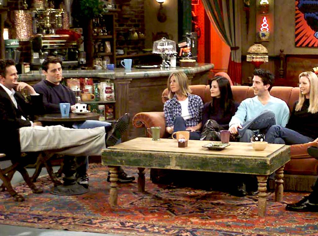 Friends resterà su Netflix una scena della serie tv al central peck