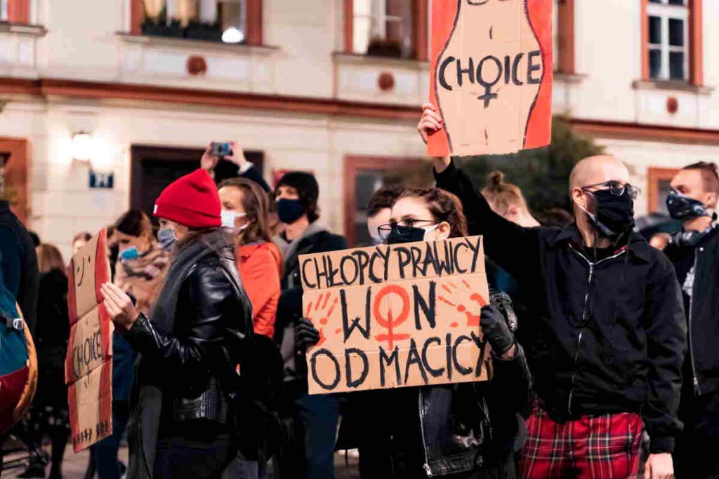 Polonia aborto manifestanti contro la legge