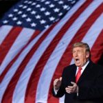 trump_urla_bandiera_afp