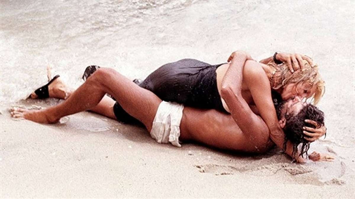 I film di Lina Wertmüller Travolti da un insolito destino nell’azzurro mare d’agosto