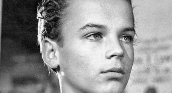 Lo avete riconosciuto? Questo affascinante giovane ha fatto la storia della televisione