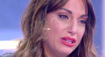 Francesca De André in ospedale: “Tra la vita e la morte”, è messa male, terrore per la showgirl. Prognosi devastante