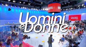 Uomini e Donne tocca il fondo: scene censurate e violente | UMILIANTE