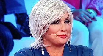 Alessandra Celentano, ecco perché porta sempre la parrucca | CLAMOROSO