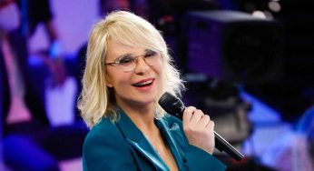 Dopo il lutto Maria De Filippi si consola proprio con lui: le immagini fanno il giro del web