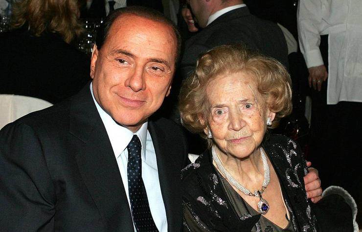 Silvio Berlusconi e sua madre Rosa