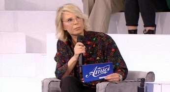 Amici 23, attenzione è stata girata una puntata extra: presente solo Maria De Filippi | Ecco cos’è successo