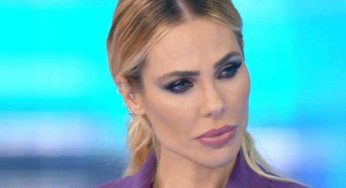 Ilary Blasi, non sta rispettando la cultura: tremenda gaffe nel paese straniero e il linciaggio | “Guarda che str***a”