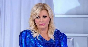 “Un po’ di rispetto per chi lavora!”, Tina Cipollari niente rinnovo per Uomini e Donne: Mediaset non ha confermato | Ecco perché