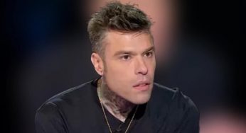 Fedez, volano gli schiaffi anche con lei: si è scagliato con una brutalità devastante | Ormai è fuori controllo