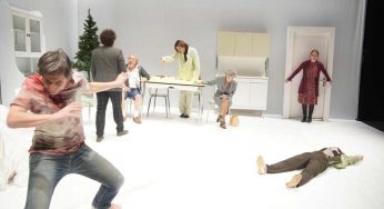 Ex – esplodano gli attori, una riunione familiare svela segreti e tragedie: il teatro che scuote il cuore del pubblico | Al Piccolo Bellini di Napoli