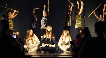 Lisistrata – Colei che scioglie gli eserciti, sciopero dell’amore: la rivoluzione per fermare le guerre conquista giovani e adulti | Al Piccolo Bellini di Napoli