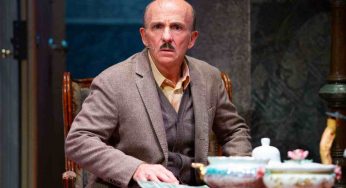 Il Vedovo Allegro: Carlo Buccirosso torna in scena con una commedia brillante tra ironia e attualità | Al Teatro Manzoni di Milano
