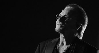 Bono si confessa tra musica e memoria: Stories of Surrender arriva in streaming con un tocco rivoluzionario