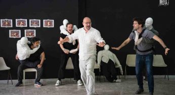 Morte accidentale di un anarchico, uno spettacolo imperdibile che riscrive la storia | Al Teatro Bellini di Napoli